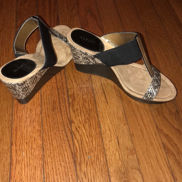 Alfani wedge - Picture 3 of 5